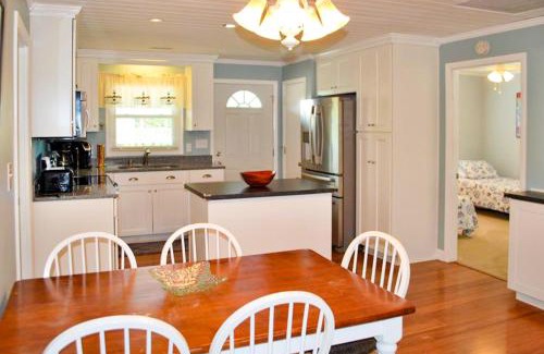 Holden Beach House | The Pour House