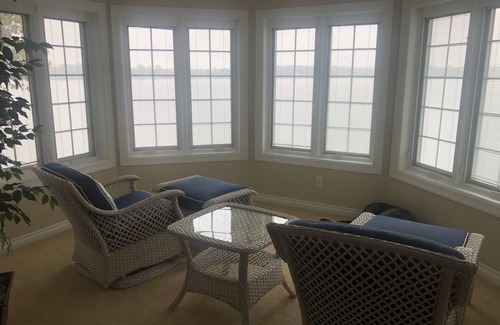 Syracuse House | The Premier Syracuse Lake Wawasee lakefront home, sleeps 20, new furniture