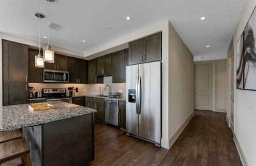 North Dallas Apartment | The Preston Beauty I Premium 2BR in Dallas
