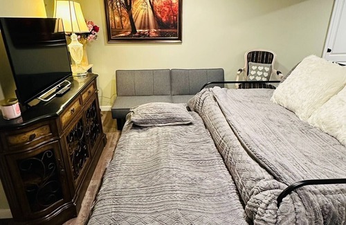 Yardville-Groveville Bed & Breakfast | The Princeton Three, Cozy 3BR Retreat w/BBQ Patio