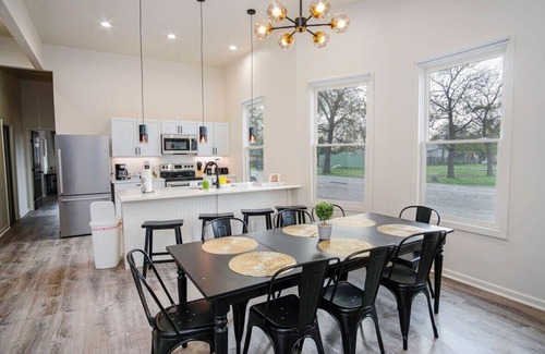 Eastside Promise Neighborhood House | The Pristine Residence - A Feliz Stays Home