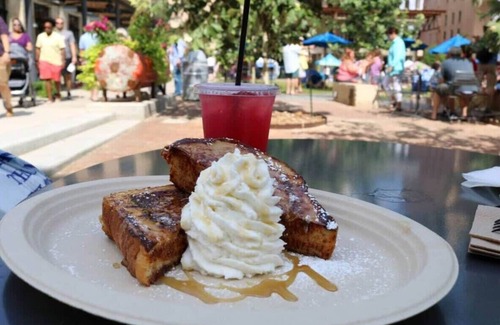 Eastside Promise Neighborhood House | The Pristine Residence - A Feliz Stays Home