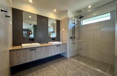 Mambourin House | The Prospect Grand Suite in the west of Melbourne