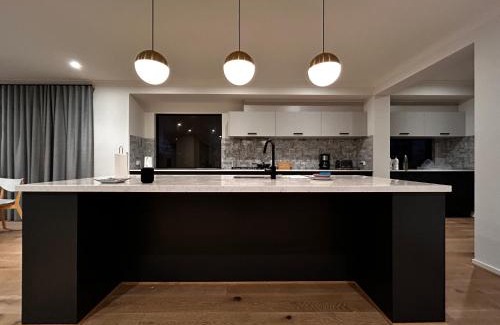 Mambourin House | The Prospect Grand Suite in the west of Melbourne
