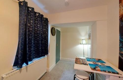 Largs Apartment | The Puffins - Largs 2-Bedroom Ground Flat