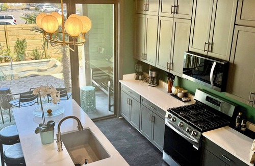 Biloxi House | The Pullman House #820 - Downtown Townhouse with Pool