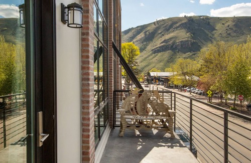Jackson Hole Condo | The Pulse of Jackson Hole, Town Square Luxury