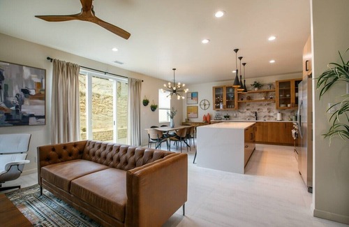 Bear Canyon Estates House | The Q by Velo - Stylish Mid-Century Modern Home