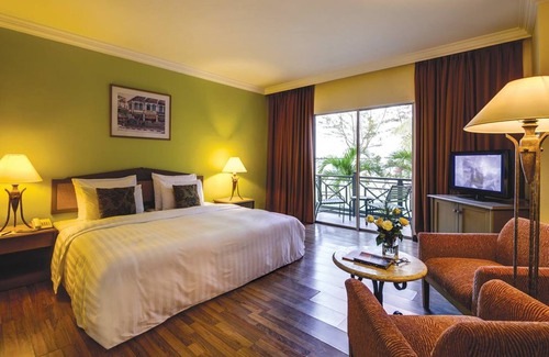 Paka Hotel | The Qamar Paka