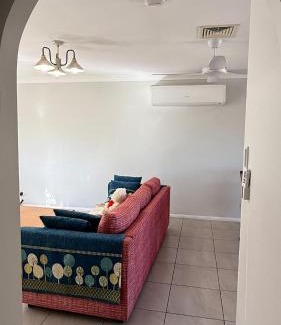 Collingwood Park House | The Queen Nest Family House Unit 1
