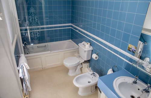 Chysauster Hotel | The Queens Hotel