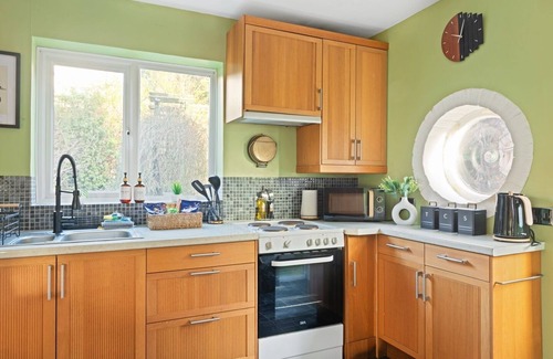 Nottingham House | The Quorn House - 3 bed home - sleeps 5 - high quality, spacious and convenient.