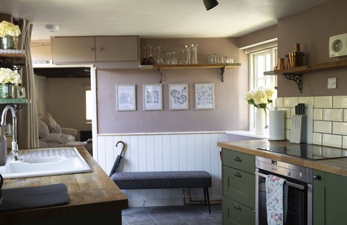 Broadwell Cottage | The Rabbit Hole | Cotswold Holiday Let | 1 Bed & Sleeps 2