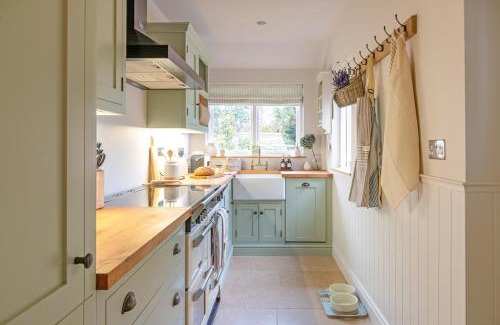 Leicester House | The Railway Cottage
