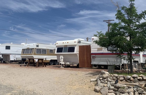 Meadview House | The Rambler Glamping Trailer - SkyWalk, Lake Mead, Site Seeing, Hiking,