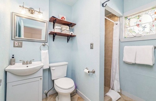 Christoval Hotel | The Ranch House Motel - The Agarita Room