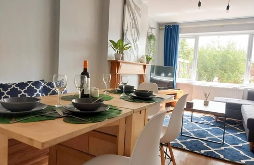 Reading House | The Reading Gem