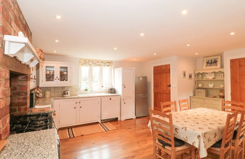 Hinton St. George House | THE READING ROOM, pet friendly, with a garden in Hinton St George