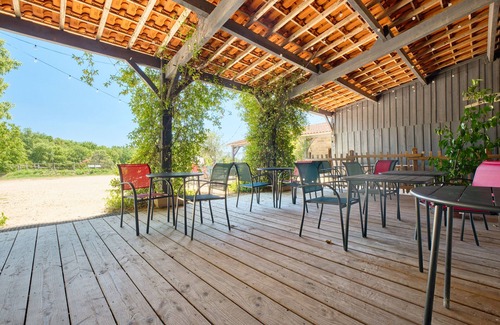 Monsac House | The Red Caravan - Unique Stay in a Caravan - Unusual Accommodation in the Heart of the Dordogne