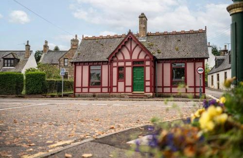 Glenmorangie House | The Red House - Grade B Listed Unique Home