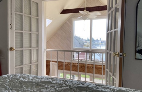 Vinalhaven House | The Red House on the Sands