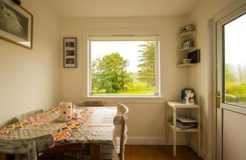 Glengrasco Bed & Breakfast | The Red Red Robin Cottage