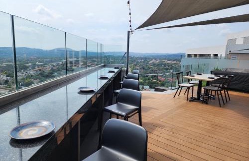 Menlyn Apartment | The Regal Studio at The Capital Trilogy