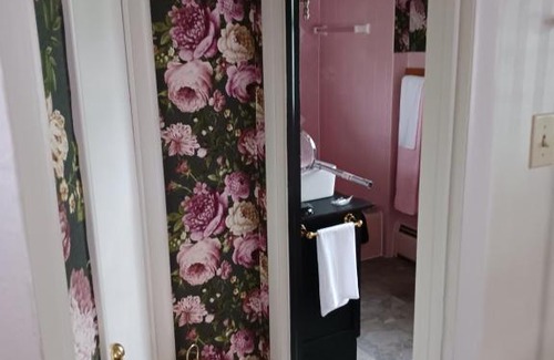 Moosic House | The regina house tea room