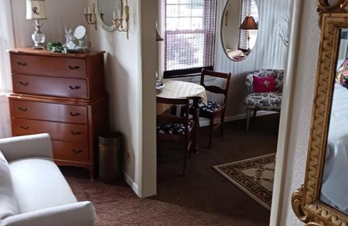 Moosic House | The regina house tea room