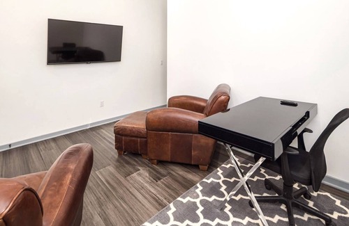 Hudson Bend House | The Reserve: Private Pool, outdoor entertainment area, master downstairs, Wifi, Parking