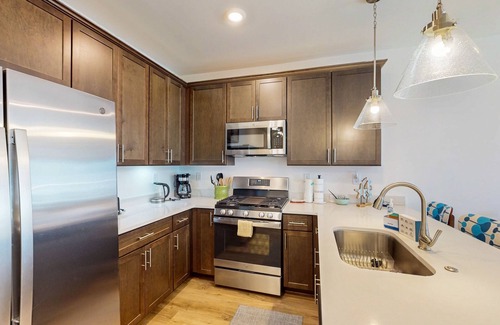 Rehoboth Beach Condo | The Residences at Rehoboth Bay condo w/community pool and patio