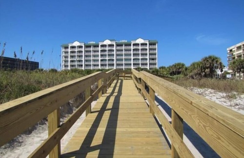 Cocoa Beach Resort | THE RESORT AT COCOA BEACH - Ocean Front
