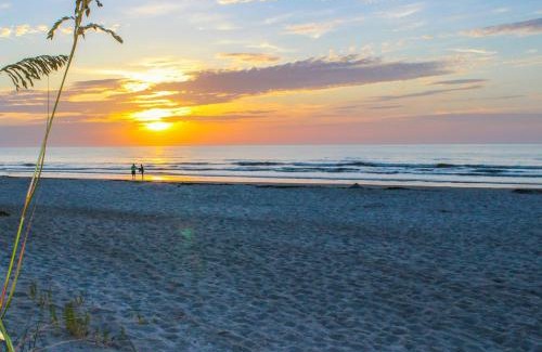 Cocoa Beach Resort | The Resort on Cocoa Beach