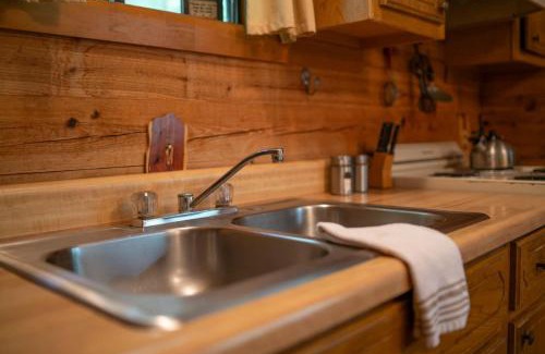 Eureka Springs House | The Rest and Relxation Cabin