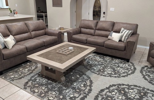 Hobbs House | The Rest of The West! 💤nBeautiful, Large home w/pool table Nice Neighborhood!
