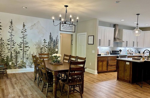 Warne House | The Rest. Spacious 5 bedroom home with beautiful amenities in tranquil Warne,NC