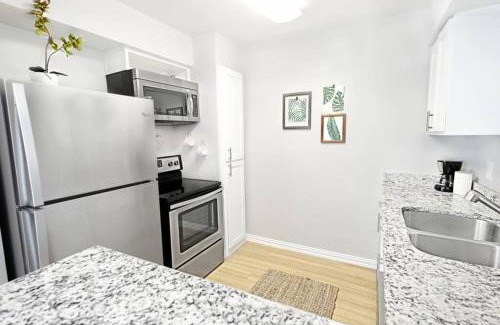 Old East Dallas Apartment | The Resting Space + FREE ARBORETUM TICKETS