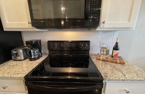 Waco Condo | The Retreat at Belmont Village! Under 5 minutes from Baylor NEW NEIGHBORHOOD