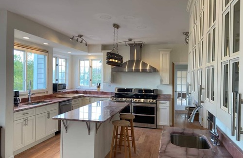 Germantown Apartment | The Retreat at Davis Mill: A recently rebuilt 7,500 sq' estate set on 5 acres.