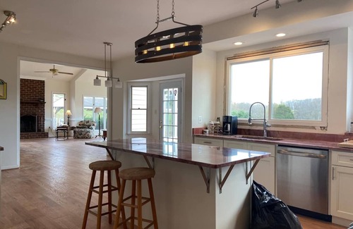 Germantown Apartment | The Retreat at Davis Mill: A recently rebuilt 7,500 sq' estate set on 5 acres.