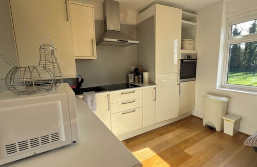 Freshwater House | THE RETREAT, family friendly, country holiday cottage in Freshwater