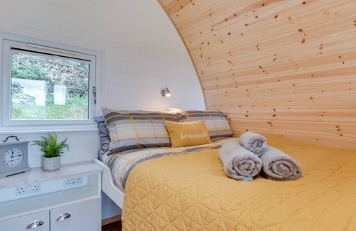 Shute House | The Retreat - Studio House, Sleeps 2