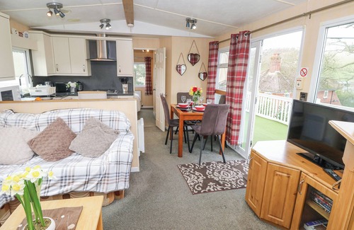 Newport Cottage | THE RETREAT, with a garden in Shorwell