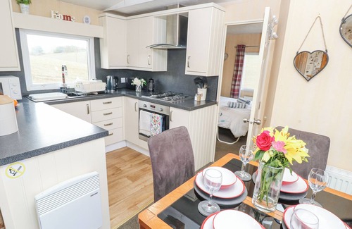 Newport Cottage | THE RETREAT, with a garden in Shorwell