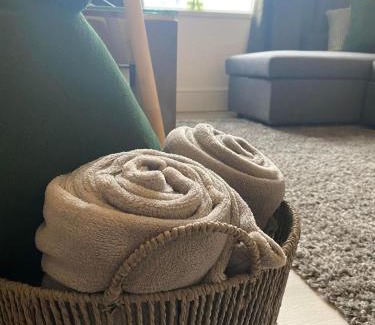 Kenfig Hill Apartment | The Retreats 1 Kenfig Hill Pet Friendly 2 Bedroom Flat with King Size bed twin beds and sofa bed sleeps up to 5 people