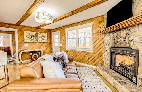 Blairsville House | The Retro