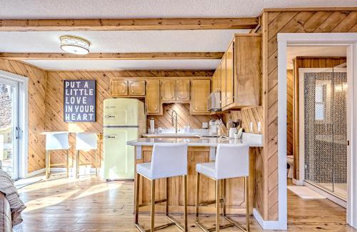 Blairsville House | The Retro