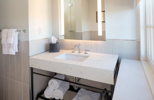 Buffalo Hotel | The Richardson Hotel