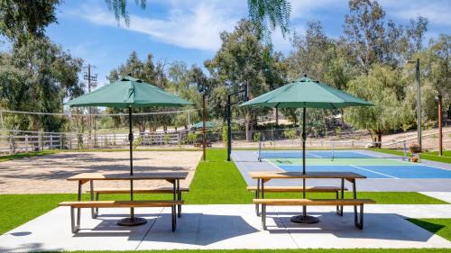 Temecula Villa | The Riesling Retreat by AvantStay Estate w Pool HotTub Putting Green Pickle Ball Court