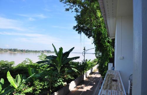 Nong Khai House | The Rim Riverside Guest House